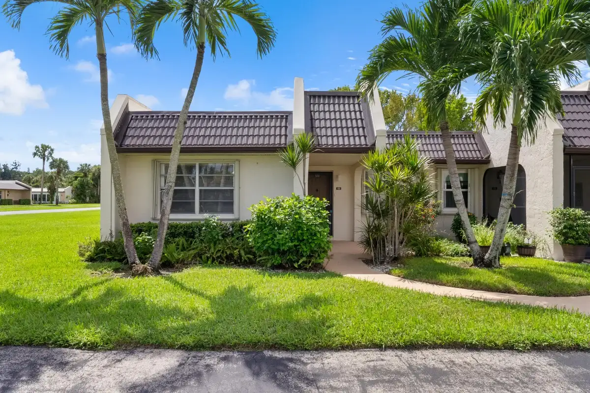 100 Lake Rebecca Dr, West Palm Beach: photo 1 of 19