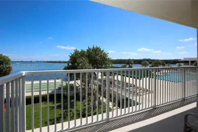 300 Bayview Dr #216, Sunny Isles Beach: photo 1 of 27