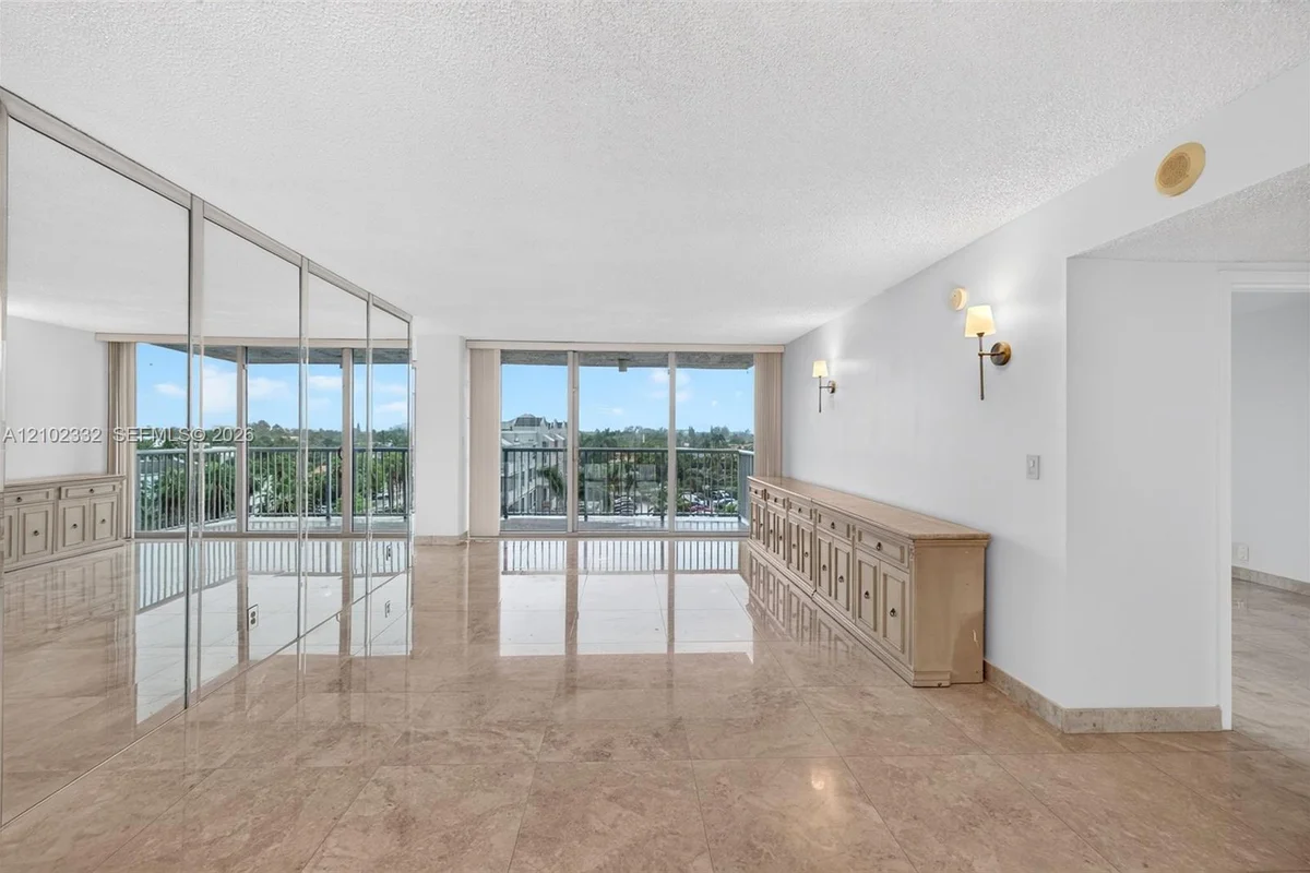 2655 Collins Ave #702, Miami Beach: photo 1 of 25