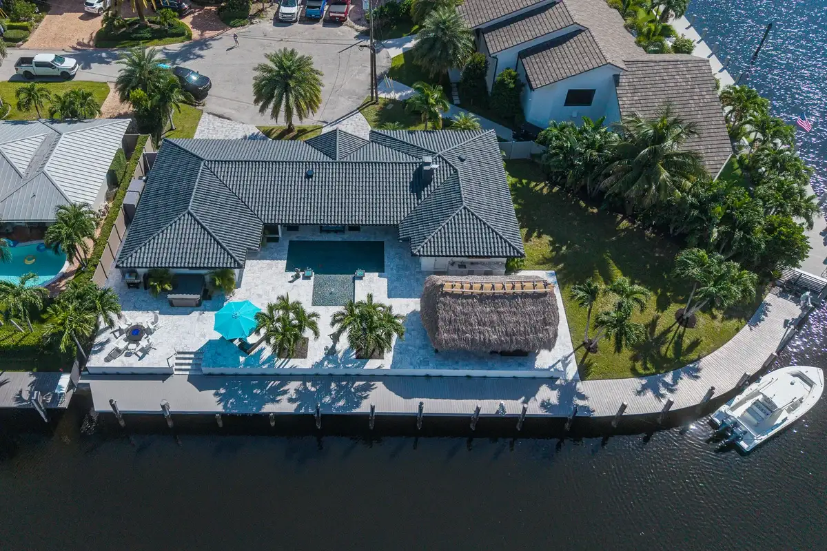 3711 NE 28th Ave, Lighthouse Point: photo 1 of 34
