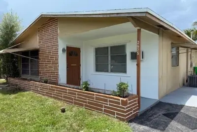 2625 NW 68th Ave, Sunrise: photo 1 of 18