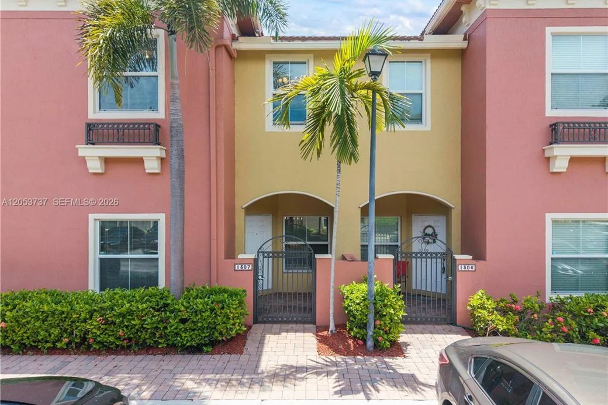 2851 W Prospect Rd, Fort Lauderdale: photo 1 of 1