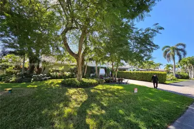 2016 NE 26th Dr, Wilton Manors: photo 1 of 45