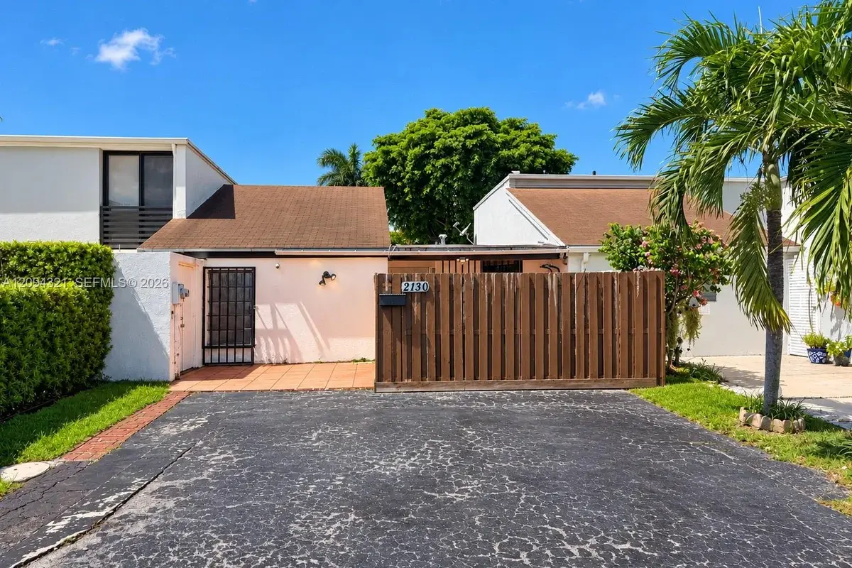 2130 SW 122nd Ct, Miami: photo 1 of 1