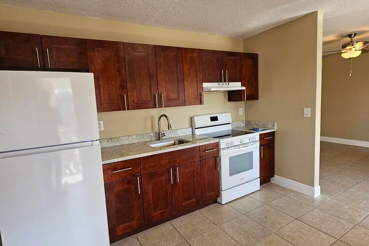 1200 W Blue Heron Blvd #8, Riviera Beach: photo 1 of 18