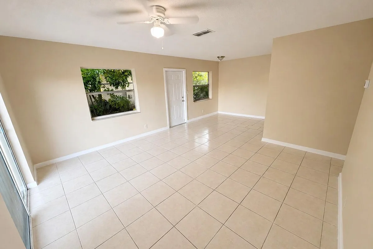 4151 NW 30th Ter, Lauderdale Lakes: photo 1 of 9