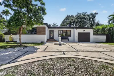 68 NW 95th St, Miami Shores: photo 1 of 52