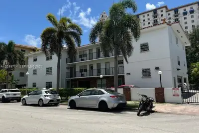 318 Majorca Ave #104, Coral Gables: photo 1 of 11