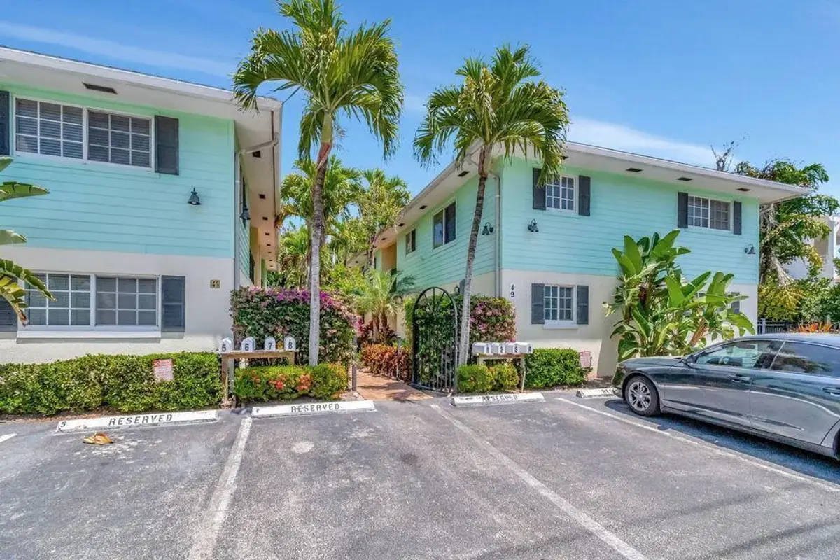 49 SE 7th Ave, Delray Beach: photo 1 of 53