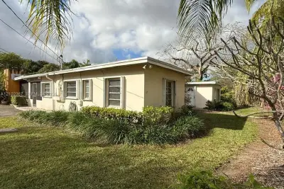 11624 SW 93rd St #1, Miami: photo 1 of 14
