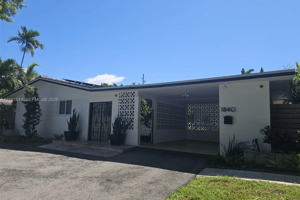 1840 NE 42nd St, Oakland Park: photo 1 of 30