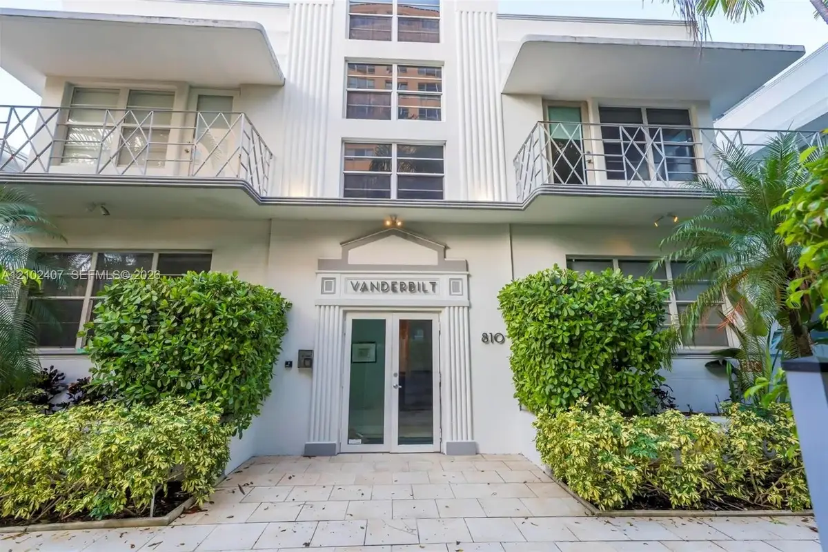810 Pennsylvania Ave #8, Miami Beach: photo 1 of 43