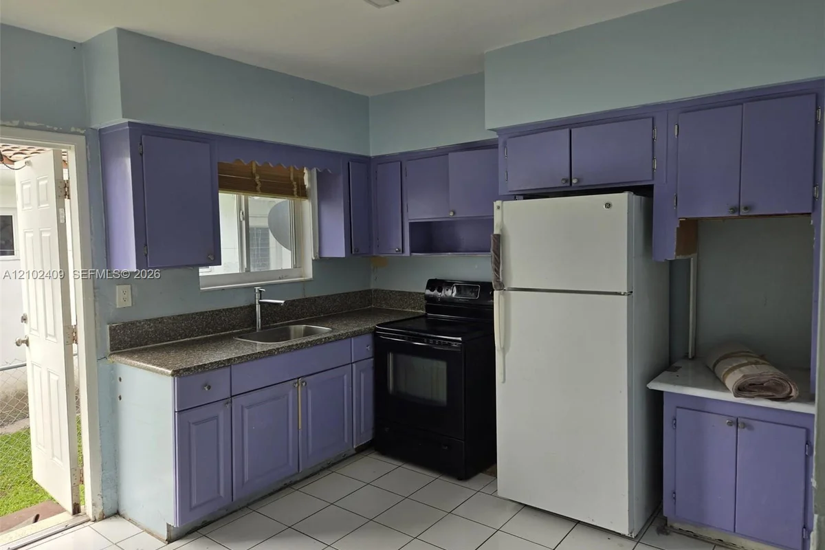 1550 NE 130th St #8, North Miami: photo 1 of 9