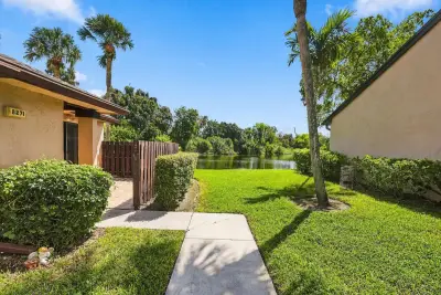 8271 Boca Glades Blvd E, Boca Raton: photo 1 of 60