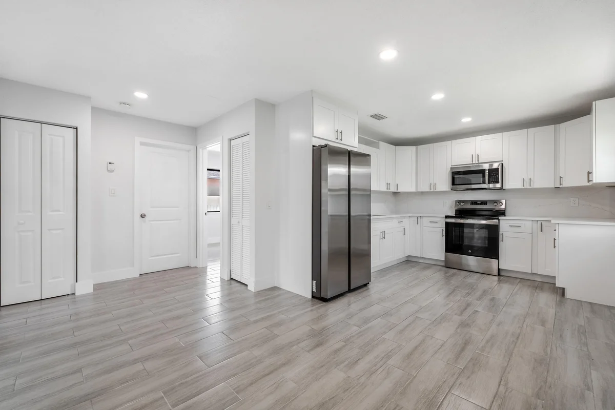 220 Jackson Ave, Lake Worth: photo 1 of 17