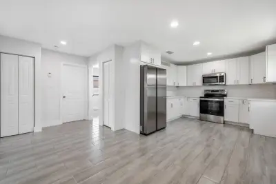 220 Jackson Ave, Lake Worth: photo 1 of 17