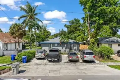 117 NE 6th St, Pompano Beach: photo 1 of 42