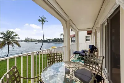 341 N Birch Rd #209, Fort Lauderdale: photo 1 of 32