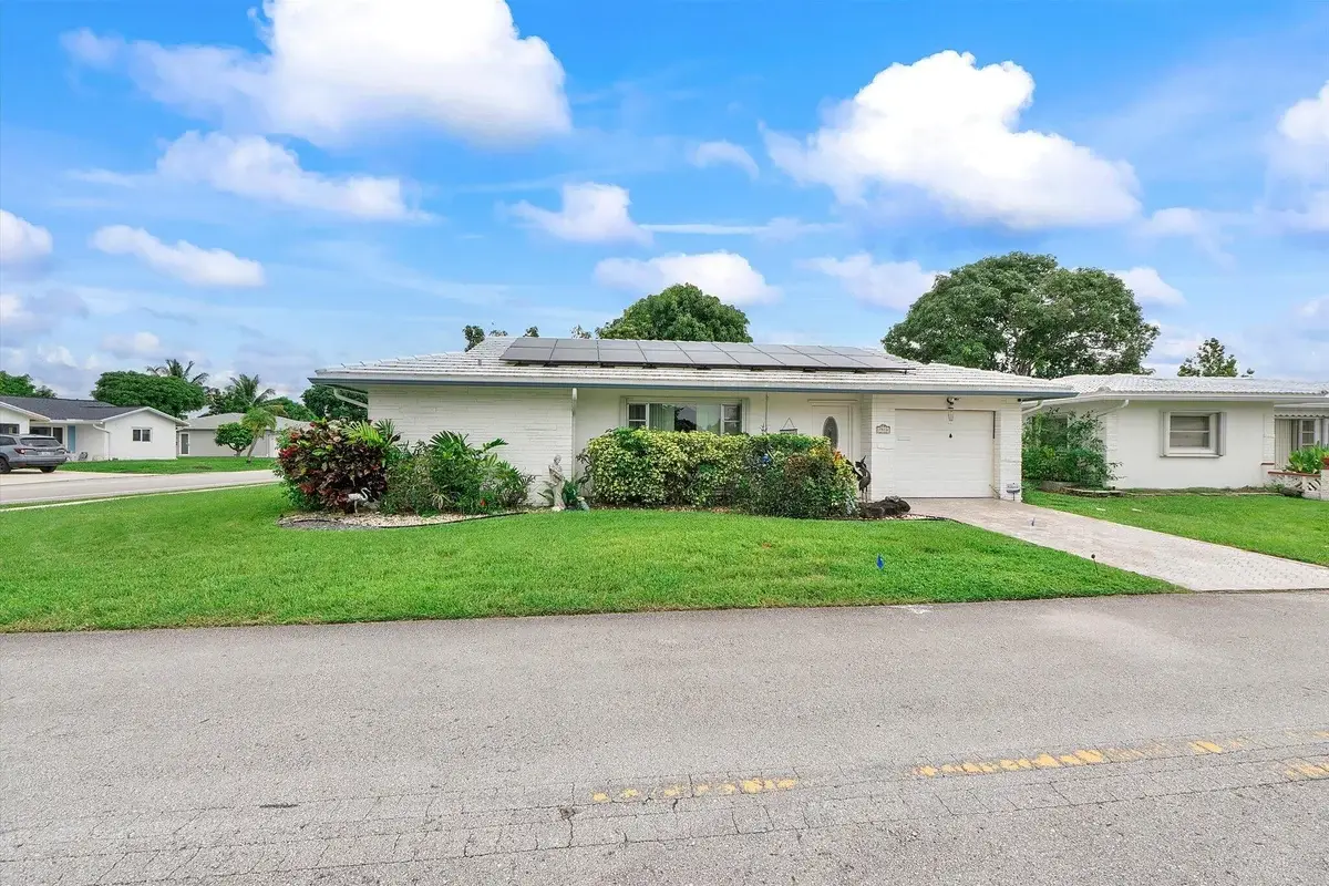 7510 NW 71st Ave, Tamarac: photo 1 of 24