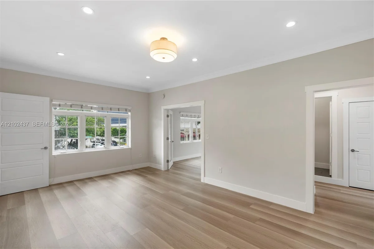 2431 Biscayne Blvd #1, Miami: photo 1 of 29
