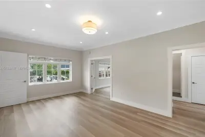 2431 Biscayne Blvd #1, Miami: photo 1 of 29