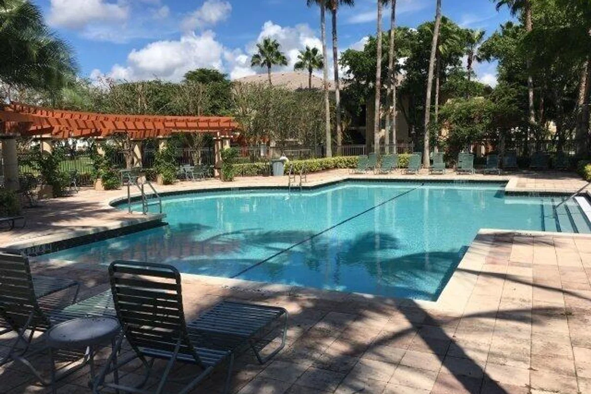 4163 N Haverhill Rd #1211, West Palm Beach: photo 1 of 10