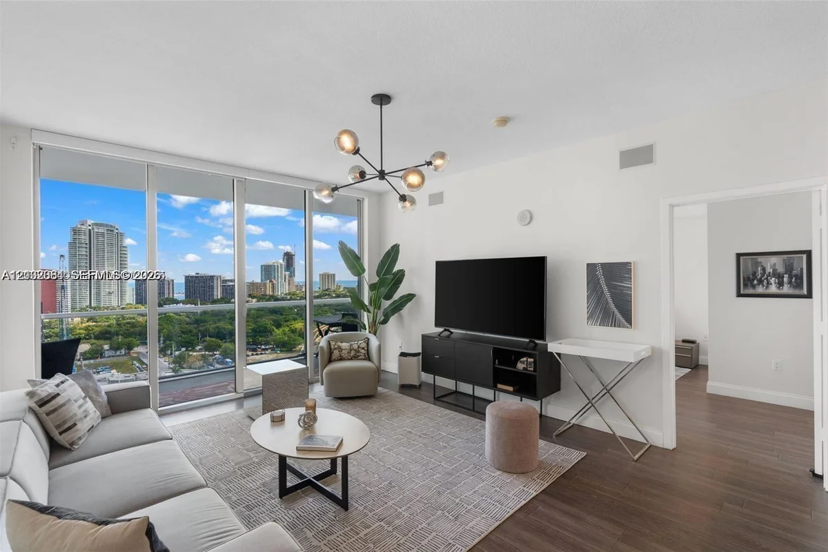 79 SW 12th St #2204-S, Miami: photo 1 of 27