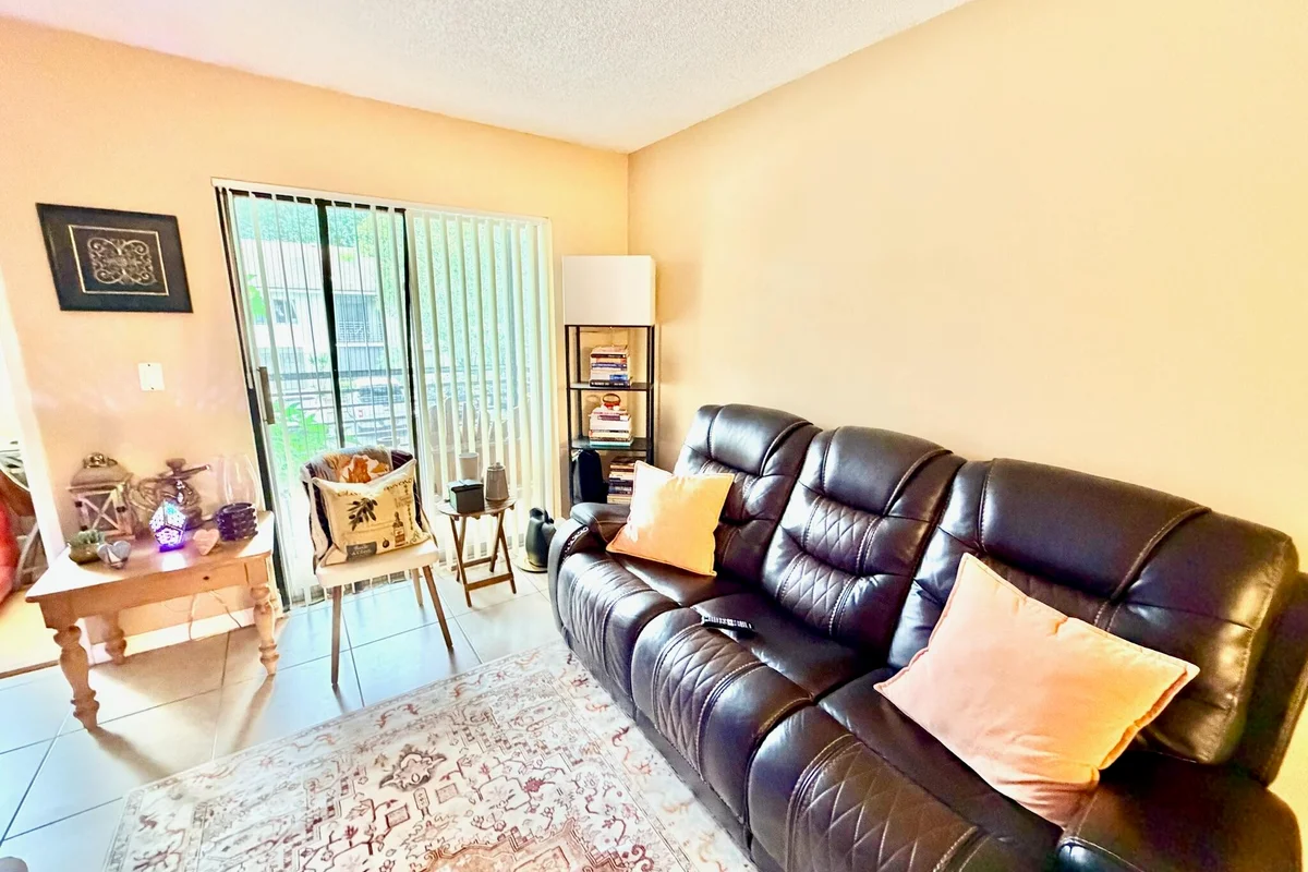 511 Gardens Dr #203, Pompano Beach: photo 1 of 15