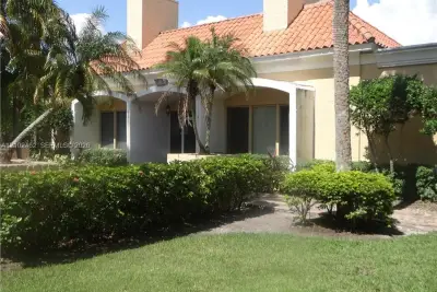 17901 NW 68th Ave #R207, Hialeah: photo 1 of 26