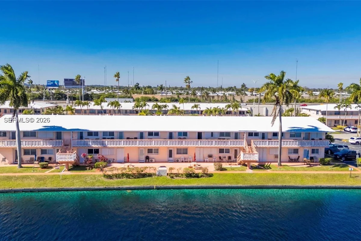 901 SW 11 Ave #17H, Hallandale Beach: photo 1 of 25