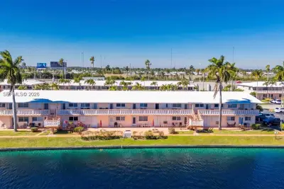 901 SW 11 Ave #17H, Hallandale Beach: photo 1 of 25