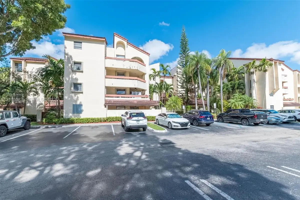 12455 SW 93rd Ter #110T, Miami: photo 1 of 24