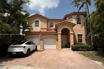 7716 NW 113th Ave, Doral: photo 1 of 34