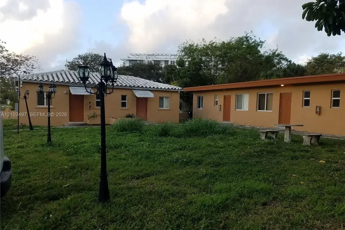 13770 NE 20th Pl #3, North Miami Beach: photo 1 of 11