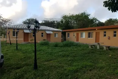 13770 NE 20th Pl #3, North Miami Beach: photo 1 of 11