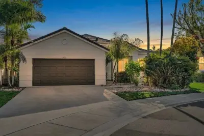 1125 Sunflower Cir, Weston: photo 1 of 87