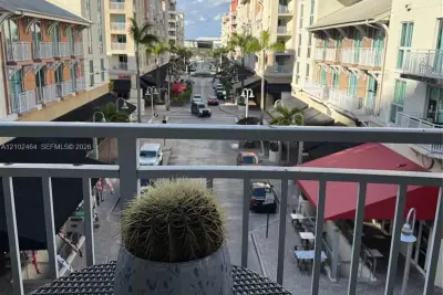 7275 SW 90th Way #301, Miami: photo 1 of 12