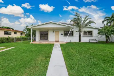 12625 SW 187th St, Miami: photo 1 of 25