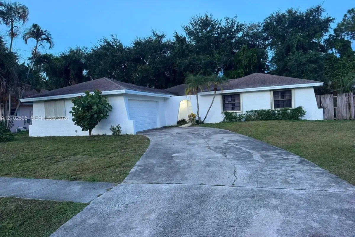 844 Ryanwood Dr, West Palm Beach: photo 1 of 24