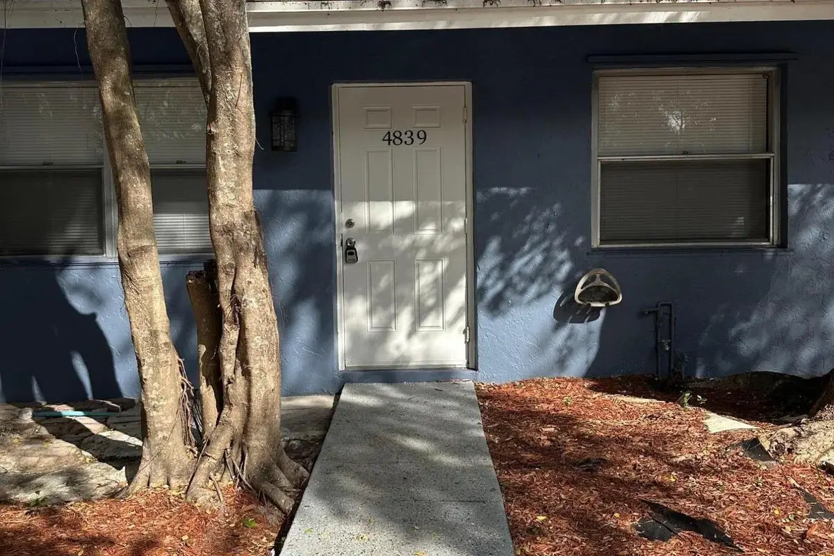 4839 Serafica Dr, Palm Springs: photo 1 of 11