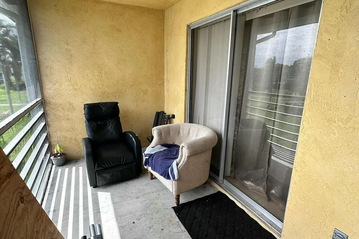 2200 Springdale Blvd #303, Palm Springs: photo 1 of 4