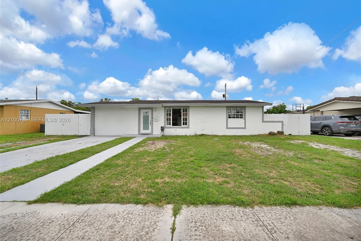 1271 W 79th St, Hialeah: photo 1 of 29