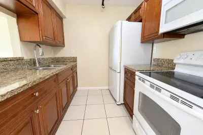 230 NW 107th Ave #210, Miami: photo 1 of 1