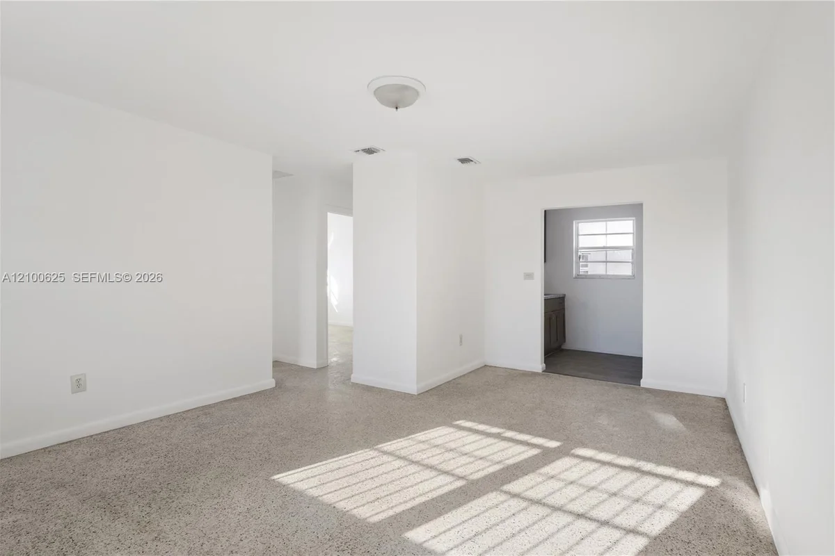 1251 NW 59th St #2, Miami: photo 1 of 22