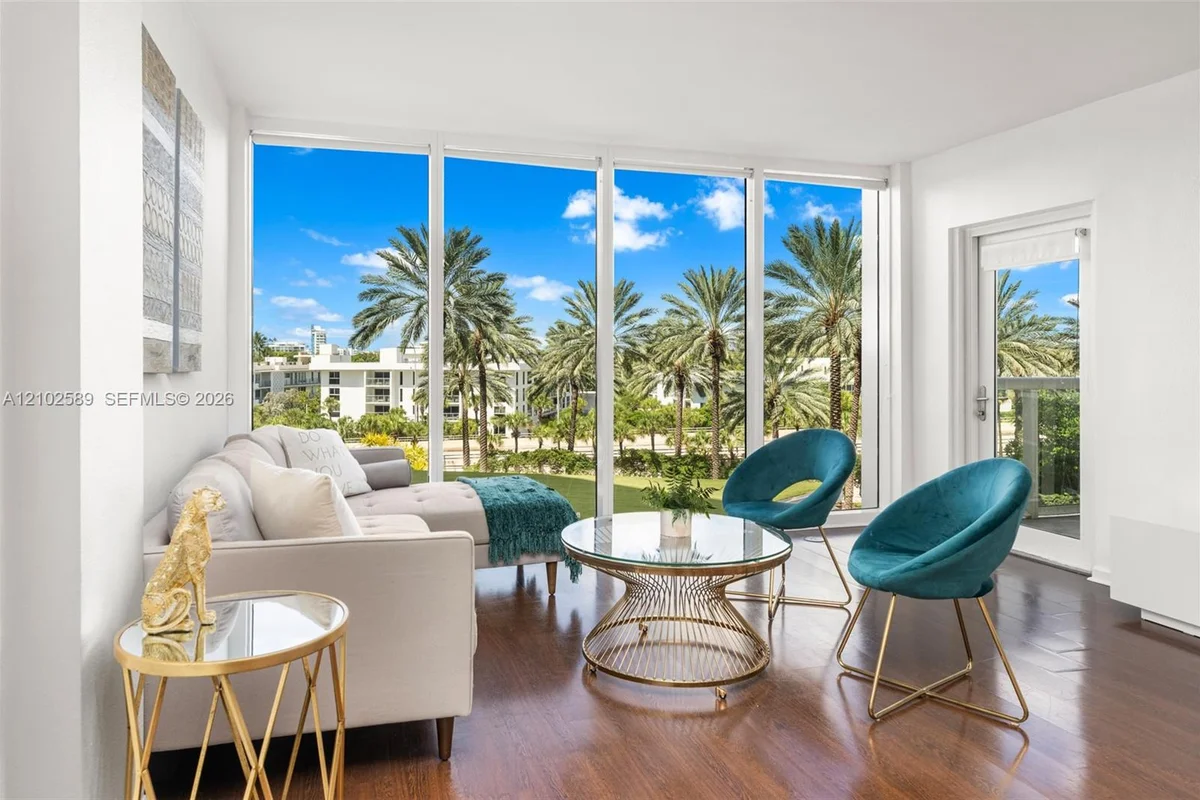 10275 Collins Ave #327, Bal Harbour: photo 1 of 35