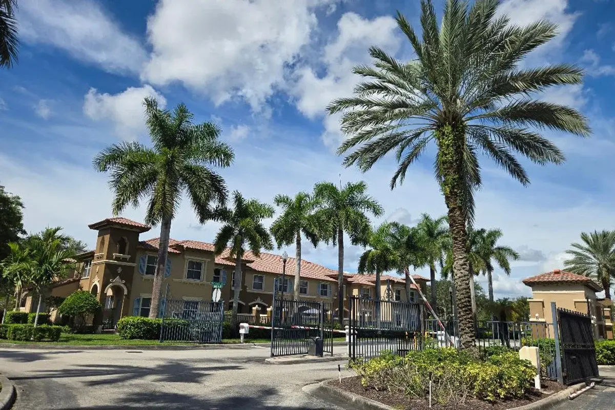 6515 Diamond Springs Ter #2409, West Palm Beach: photo 1 of 31