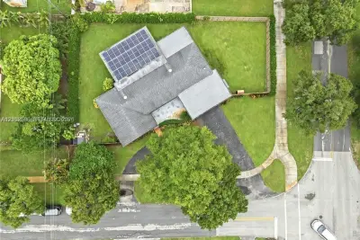 341 SW 54th Ave, Plantation: photo 1 of 38