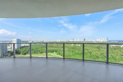 2411 Laguna Cir #2211, Miami: photo 1 of 16