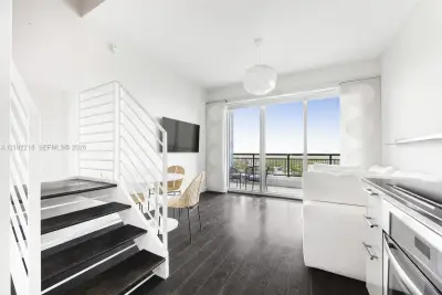 60 SW 13th St #2417, Miami: photo 1 of 16