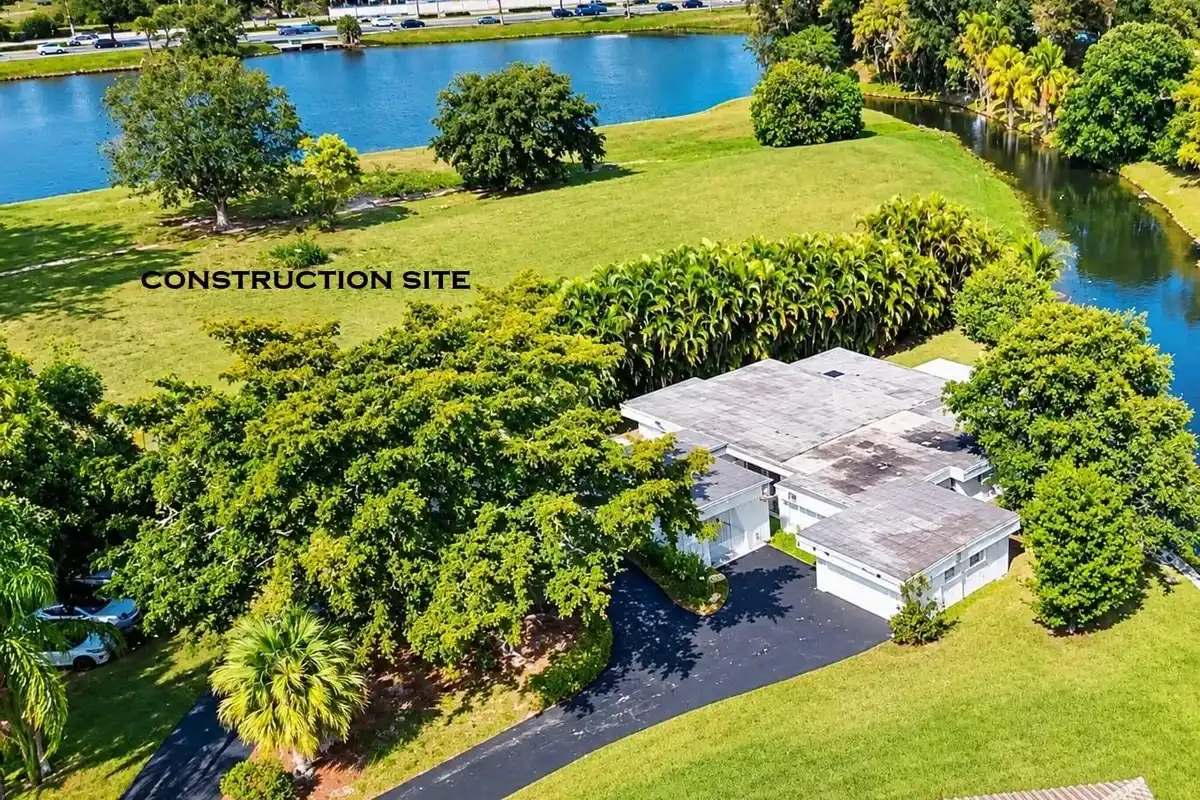 5707 White Hickory Cir, Tamarac: photo 1 of 44